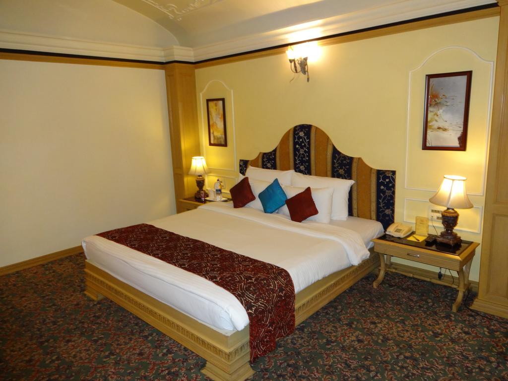 Hotel Babylon International Rāipur Quarto foto