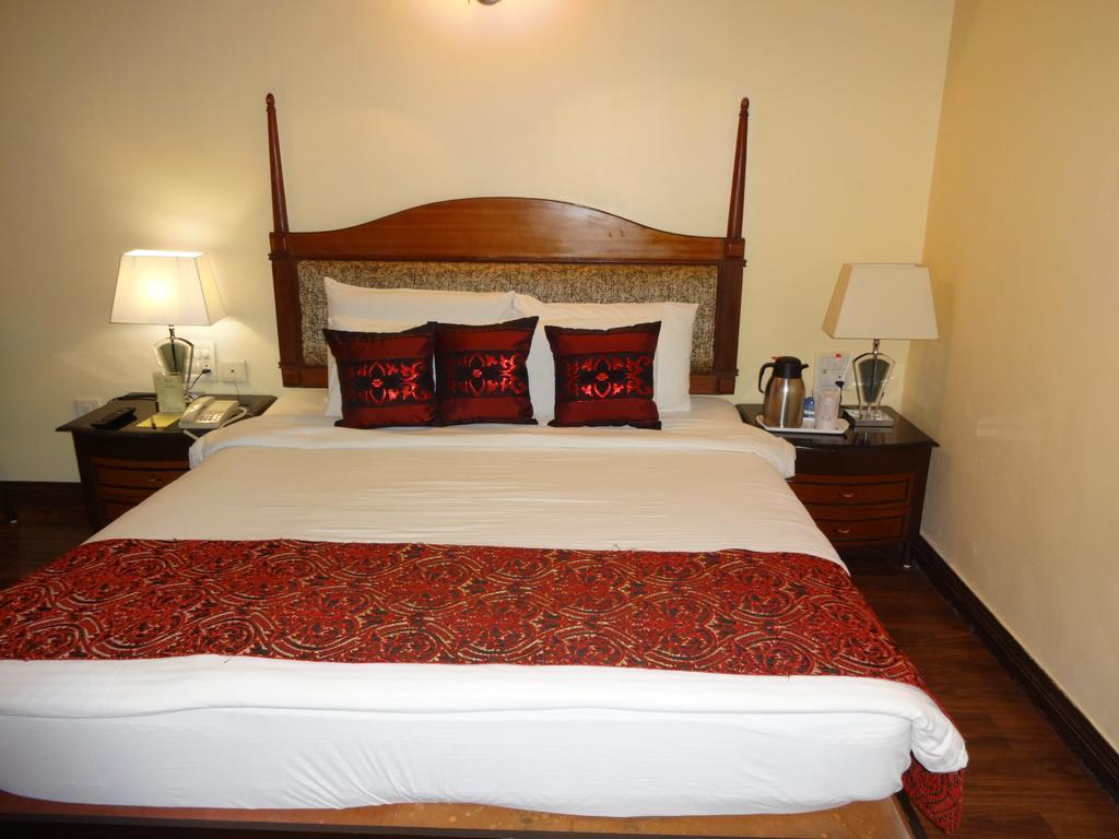 Hotel Babylon International Rāipur Quarto foto