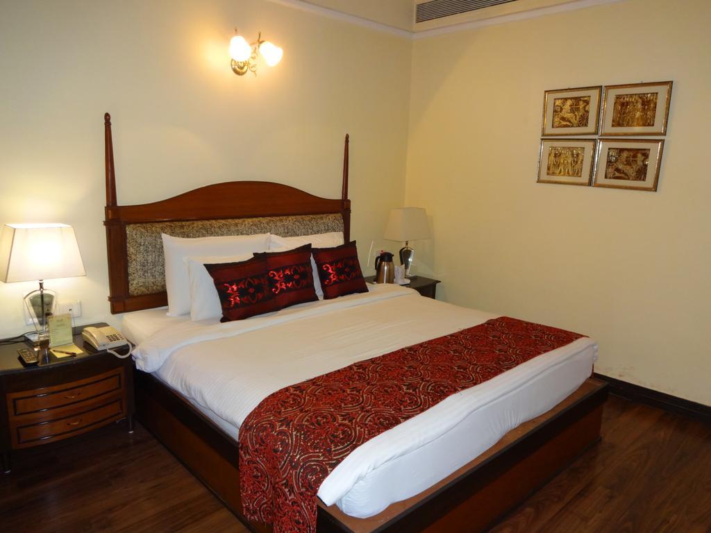 Hotel Babylon International Rāipur Quarto foto