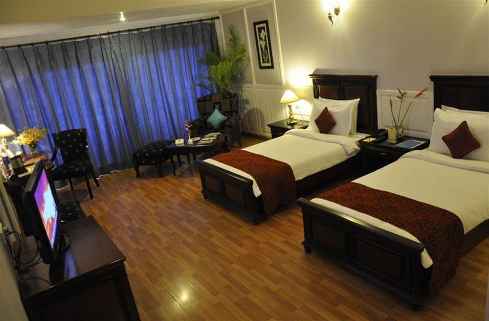 Hotel Babylon International Rāipur Exterior foto